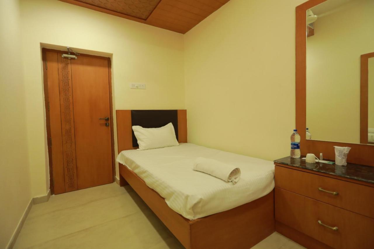Hotel Ashok Palace Karūr Esterno foto