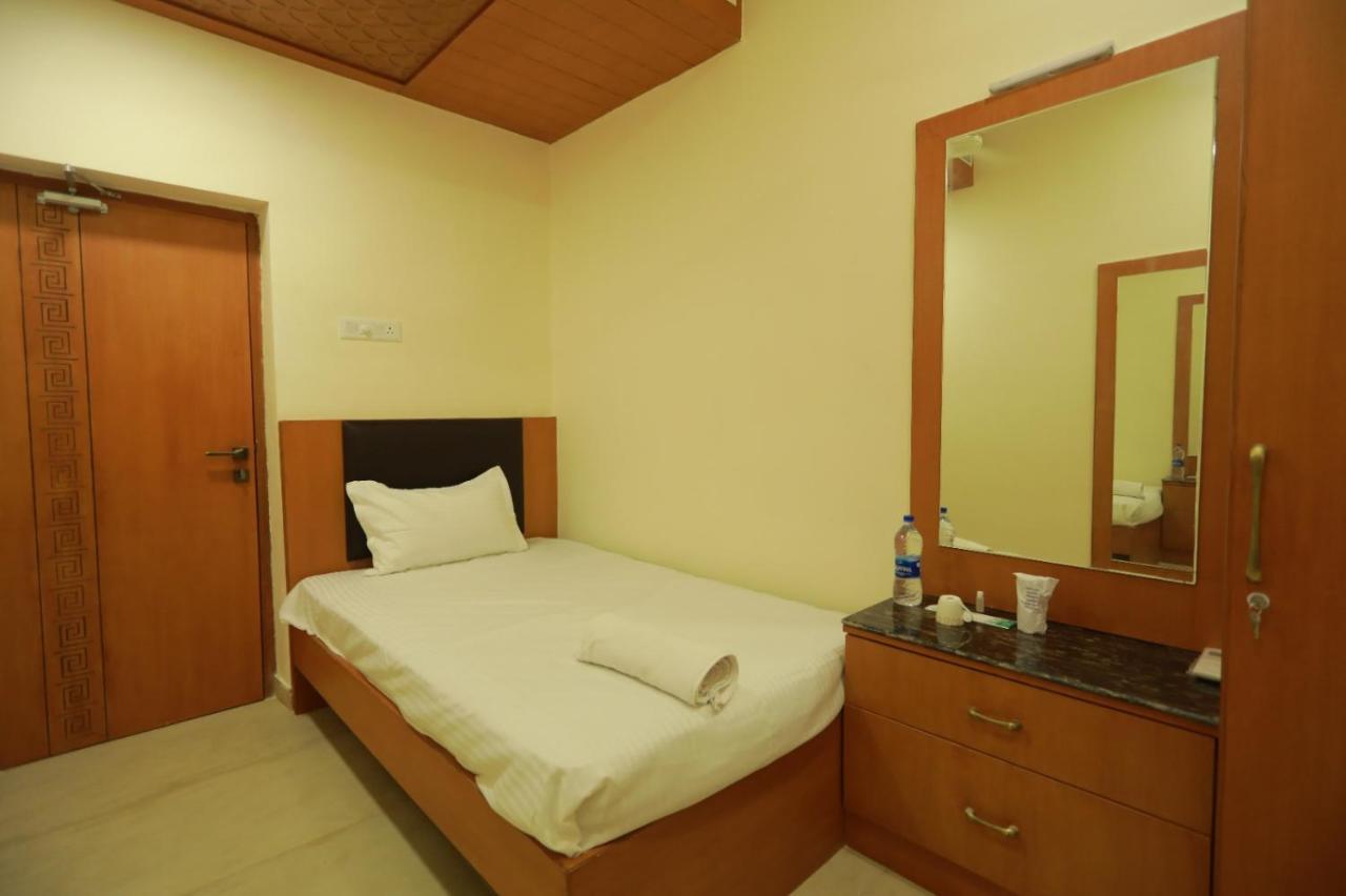 Hotel Ashok Palace Karūr Esterno foto
