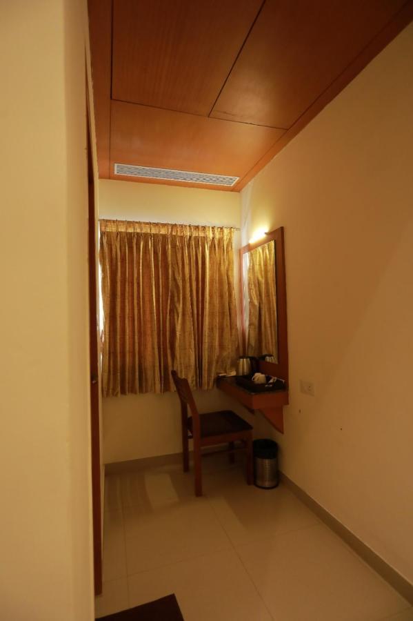 Hotel Ashok Palace Karūr Esterno foto